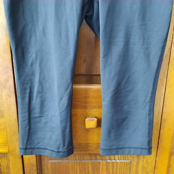 Reebok Play Dry black and pink capri length workout gym leggings - Picture 3 of 8